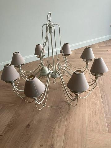 Luster met 8 lampen beschikbaar voor biedingen