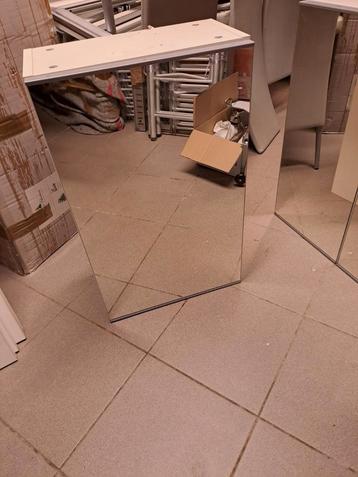 ikea spiegelkastje met 1 deur beschikbaar voor biedingen