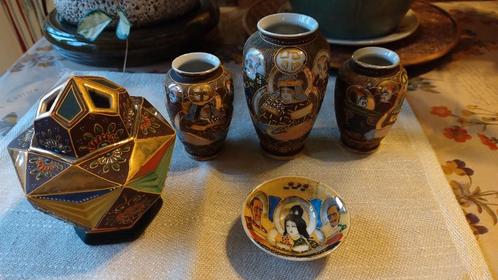 Lotje 'satsuma' wierookhouder, vaasjes en schaaltje, Antiek en Kunst, Kunst | Niet-Westerse kunst, Ophalen of Verzenden