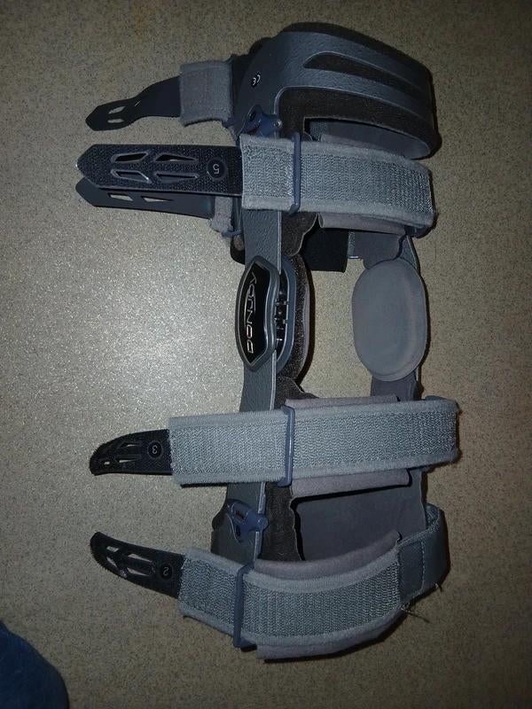 DonJoy Compartmental Discharge kniebrace - rechterknie, Ophalen of Verzenden, Zo goed als nieuw