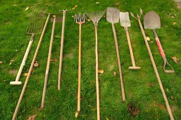 tuingereedschap beschikbaar voor biedingen