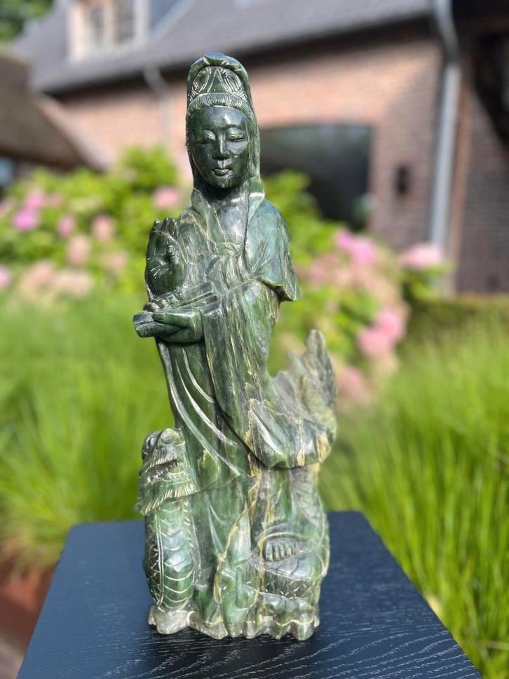 Chinese sculptuur in groene Jade, Antiek en Kunst, Curiosa en Brocante, Ophalen