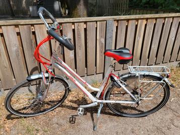 Sportieve rood/witte damesfiets TREK ALPHA beschikbaar voor biedingen