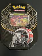 Pokémon gevulde tin met Pokémonkaarten, Hobby en Vrije tijd, Verzamelkaartspellen | Pokémon, Ophalen of Verzenden