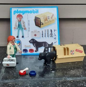 Playmobil 4317 Dierenarts met hond  beschikbaar voor biedingen