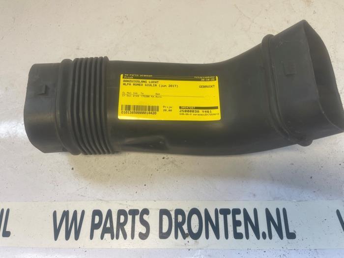 Aanzuigslang Lucht van een Alfa Romeo Giulia, Auto-onderdelen, Motor en Toebehoren, Alfa Romeo, Gebruikt, 3 maanden garantie, Ophalen of Verzenden