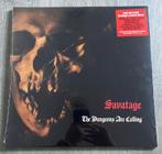 Savatage - The Dungeons Are Calling - Rood vinyl +7” single, Ophalen of Verzenden, Nieuw in verpakking