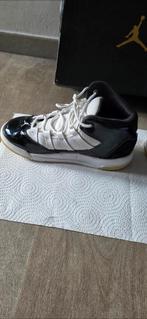 Nike Air Jordan pour fille ou garçon taille 33 comme neuve, Enlèvement, Comme neuf, Chaussures
