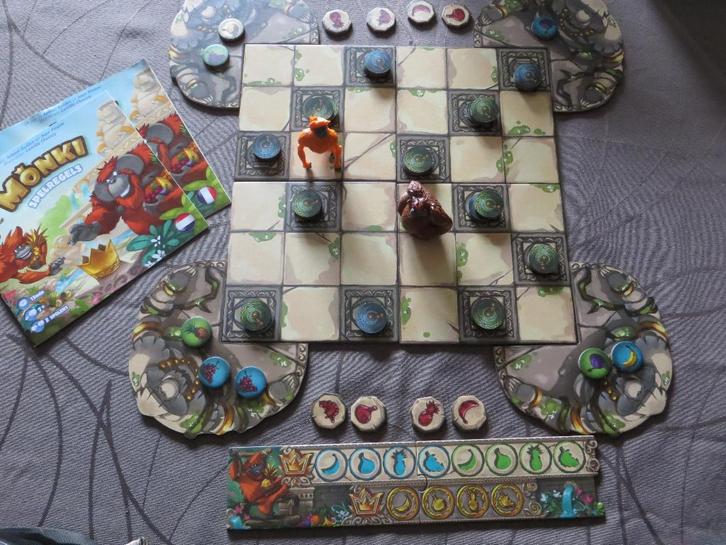 Monki bordspel (2 spelers), Hobby en Vrije tijd, Gezelschapsspellen | Bordspellen, Zo goed als nieuw, Een of twee spelers, Ophalen of Verzenden