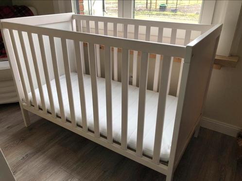 Babybed/Ledikant volledig pakket, Kinderen en Baby's, Babywiegjes en Ledikanten, Gebruikt, Ledikant, Ophalen