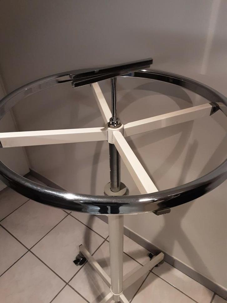 Kledingrek rond  Chrome  professioneel  !, Kleding | Dames, Kledingrekken, Zo goed als nieuw, Ophalen