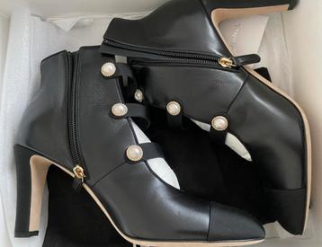 CHANEL LEREN LAARSJES MAAT 39, (NEW 1.800) ORIGINEEL💖💖💖 beschikbaar voor biedingen