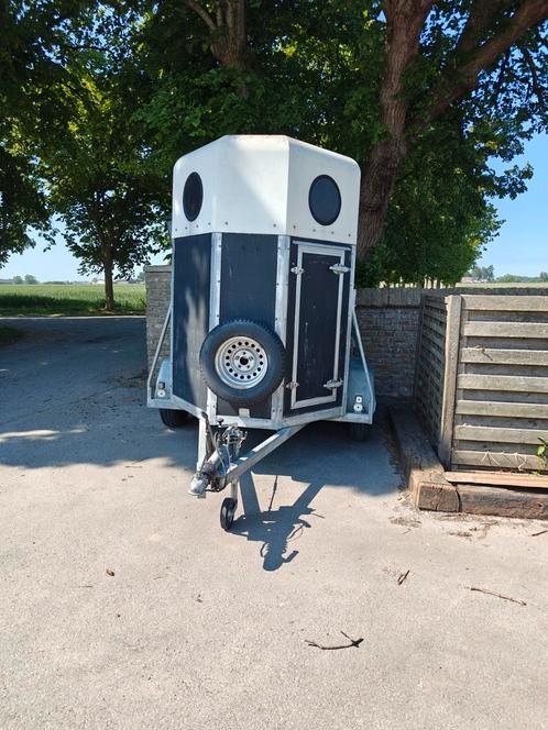 Paardentrailer Paradiso! Vernieuwde vloer!, Dieren en Toebehoren, Paarden en Pony's | Trailers en Aanhangwagens, Zo goed als nieuw