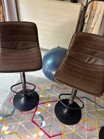 4 barkrukken/ stoelen en 1 hoog tafel, Huis en Inrichting, Ophalen, Gebruikt, 60 tot 90 cm, In hoogte verstelbaar
