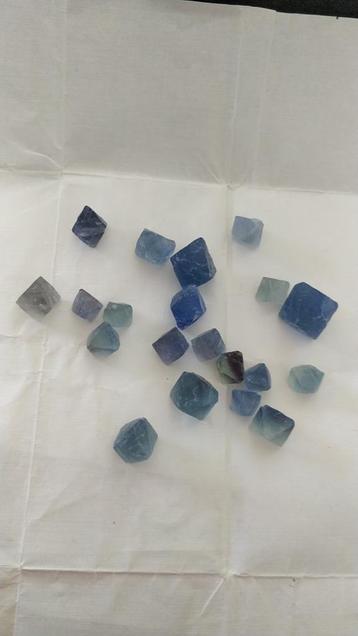 Octaèdres en fluorite bleue, Collections, Enlèvement ou Envoi, Minéral