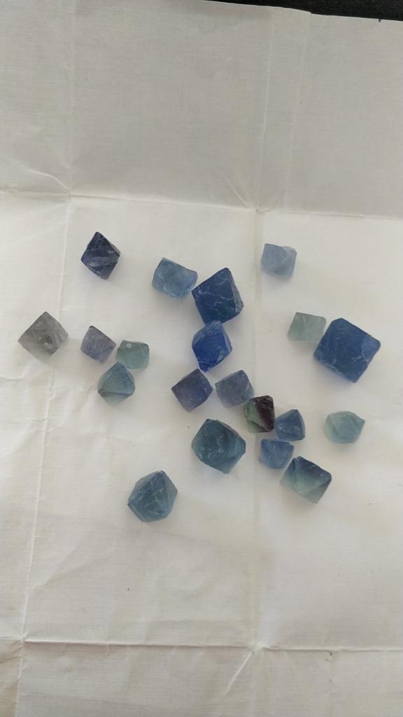 Blauwe fluoriet octaëders, Verzamelen, Mineralen en Fossielen, Mineraal, Ophalen of Verzenden