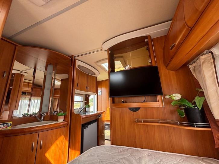 Mooie Hobby Ecellent 410SPE met mover en voortent  1.300kg, Caravans en Kamperen, Caravans, Particulier, tot en met 4, 1000 - 1250 kg