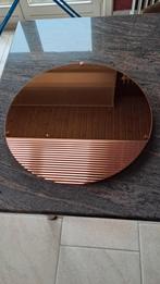 Decoratieve spiegel, Enlèvement