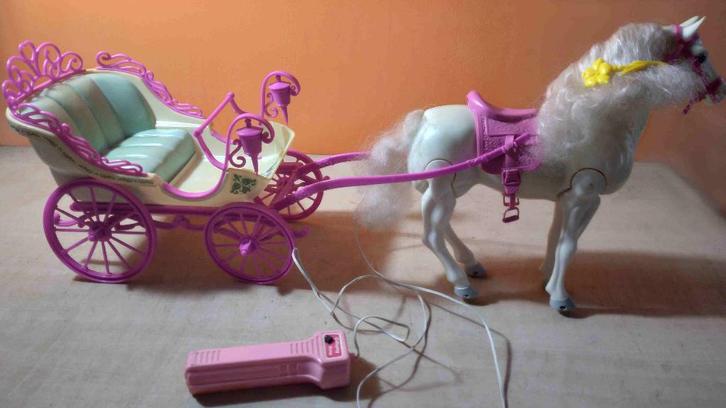 Calèche/Koets - Barbie (Vintage), Kinderen en Baby's, Speelgoed | Poppen, Gebruikt, Barbie, Ophalen
