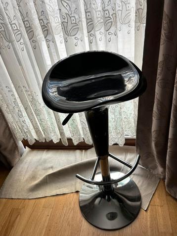 Chaise de bar beschikbaar voor biedingen