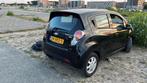 Chevrolet Spark 1.0 bi fuel nieuwe apk nieuwe banden airco, Auto's, Chevrolet, Voorwielaandrijving, 750 kg, 4 cilinders, Zwart