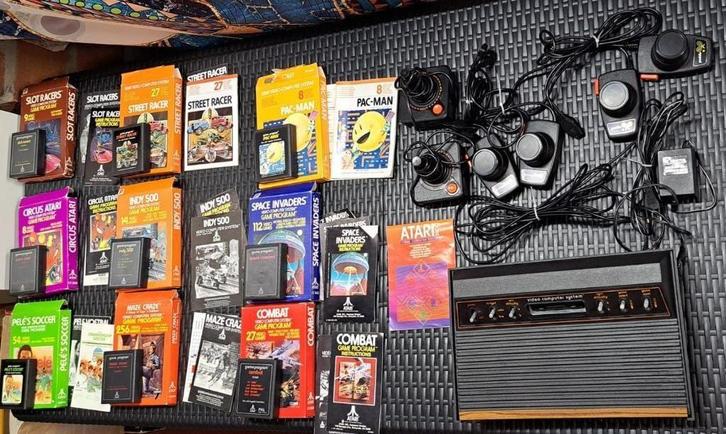 Zeldzame Atari 2600 Light Sixer- Topstaat + 9 CIB Games + Ex, Games en Spelcomputers, Spelcomputers | Atari, Zo goed als nieuw