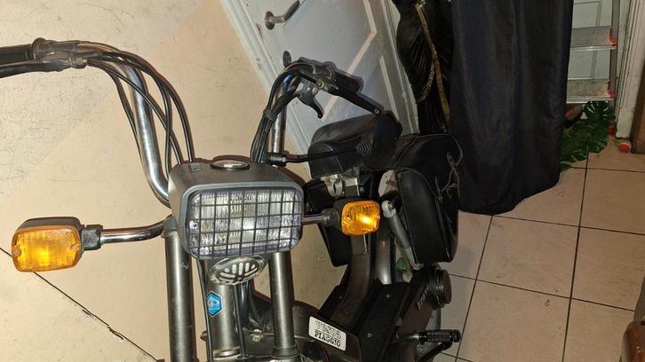 Piaggio bravo 1983, Motos, Motos | Piaggio, Particulier, Autre, 1 cylindre, Échappement sport, Enlèvement