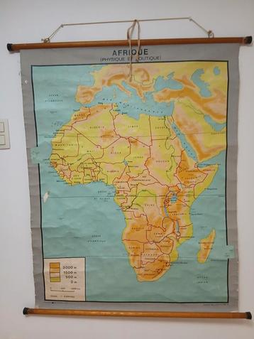 Oude schoolkaart afrika beschikbaar voor biedingen