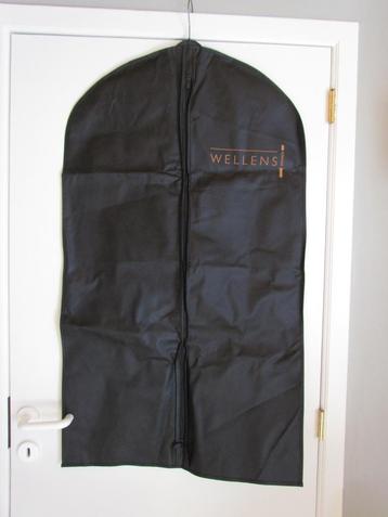 Kledinghoezen beschikbaar voor biedingen