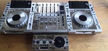 Pioneer limited dj set 2 x cdj 2000 nxs djm 900 nxs rmx 1000, Enlèvement, Comme neuf, Pioneer