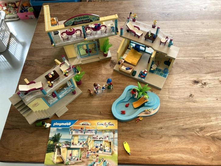 Opruim playmobil: groot strandhotel compleet 75 euro, Kinderen en Baby's, Speelgoed | Playmobil, Ophalen of Verzenden