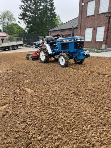 Tuinenleuckx minitractor werktuigen kraan & chauffeur tehuur beschikbaar voor biedingen