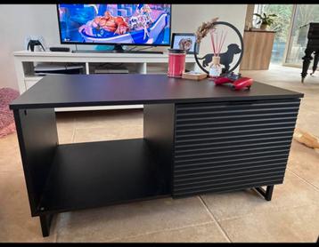 Leuke salontafel beschikbaar voor biedingen