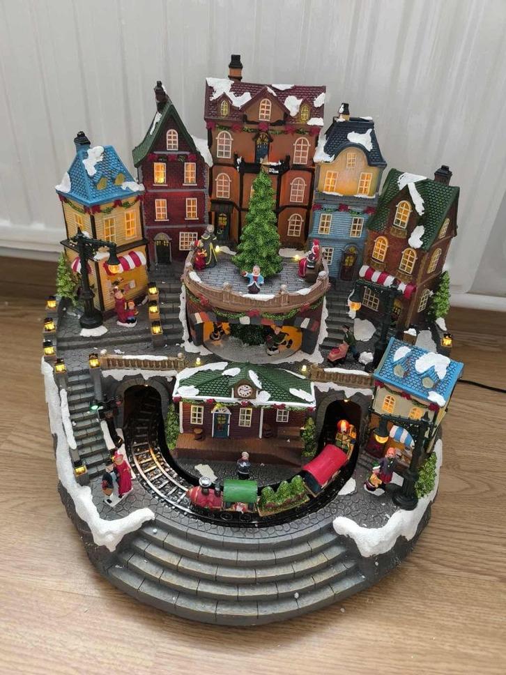 Decoratie met beeldje van het kerstdorp, Diversen, Kerst, Gebruikt, Ophalen