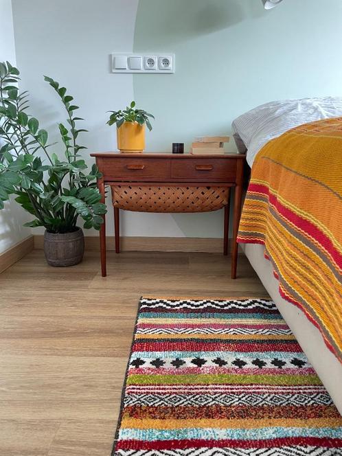Gerenoveerd Deens teak nachtkastje, jaren 60, Gratis verzen, Huis en Inrichting, Slaapkamer | Nachtkastjes, Zo goed als nieuw