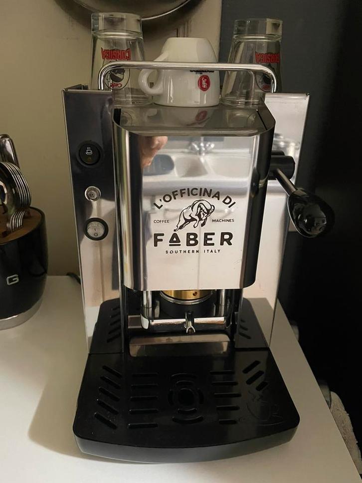 FABER espressomachine (zeldzaam), Elektronische apparatuur, Koffiezetapparaten, Zo goed als nieuw, Koffiepads en cups, Espresso apparaat