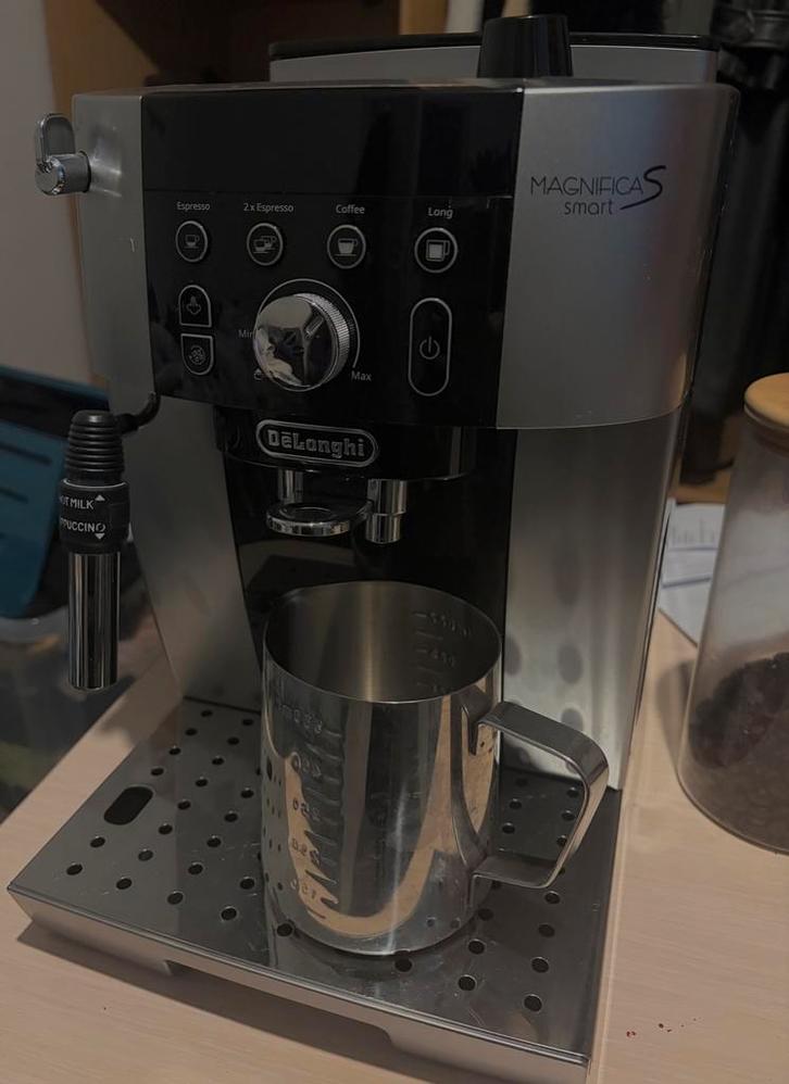 De’Longhi Magnifica S Smart – Machine à café automatique, Electroménager, Cafetières, Utilisé, Café en grains, Machine à espresso