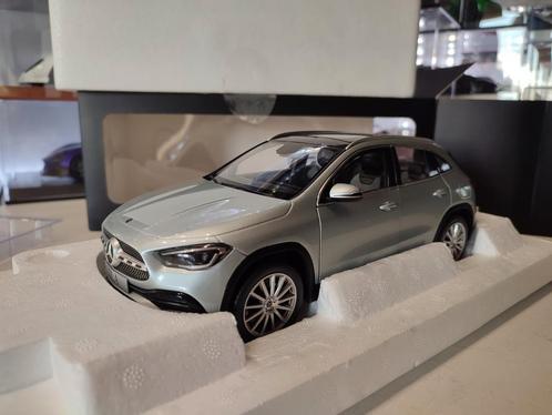 Mercedes GLA 1/18 Z-model, Hobby en Vrije tijd, Modelauto's | 1:18, Zo goed als nieuw, Auto, Overige merken, Ophalen of Verzenden