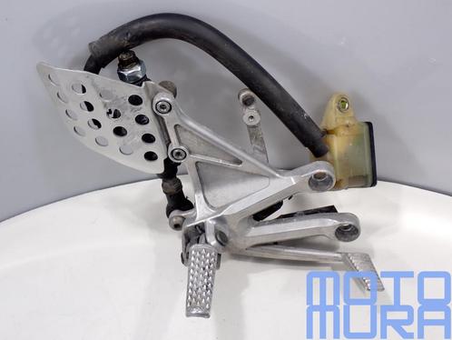 Voetsteun rechts voor de Honda CBR 1000 RR 2004 - 2007 SC57, Motoren, Onderdelen | Honda, Gebruikt, Ophalen of Verzenden