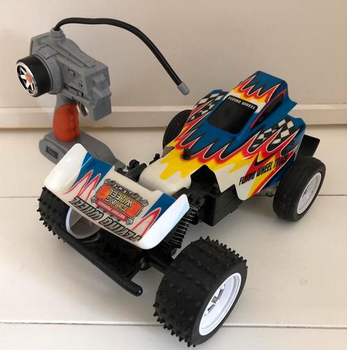 flying wheel truck race-auto op afstandbediening, Kinderen en Baby's, Speelgoed |Speelgoedvoertuigen, Gebruikt, Afstandsbediening