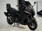 Yamaha TMAX 560 Tech Max /AKRAPOVIC / Full! (bj 2025), Motoren, Overig, 12 t/m 35 kW