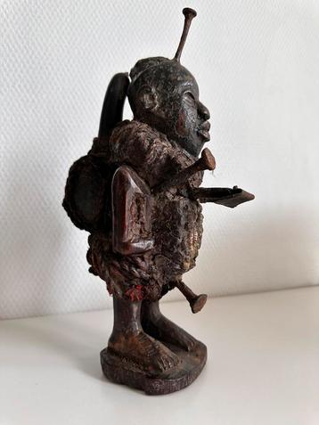 Statue fétichiste et force de Bakongo NKISI Nkondi du Congo 