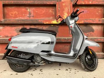 Vespa 125 Lambretta uit 2023 slechts 1124 km! beschikbaar voor biedingen
