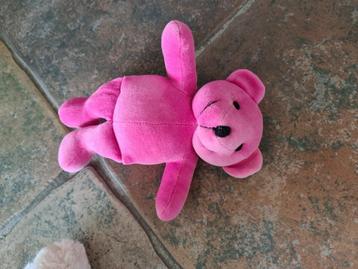 knuffel roze beertje beschikbaar voor biedingen