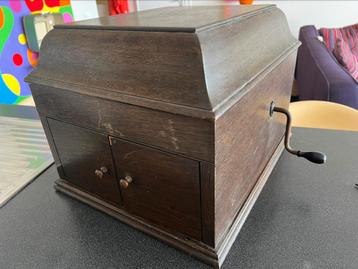 Hmv 109 grammofoon voor onderdelen?, Enlèvement