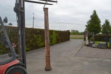 antieke zware gietijzeren paal van 2m57 hoog