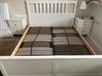 Bedframe met lattenbodem en bijhorende nachtkastjes, Gebruikt, Wit, Hout, Ophalen