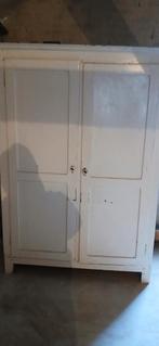 Witte halkast of kleerkast, Enlèvement