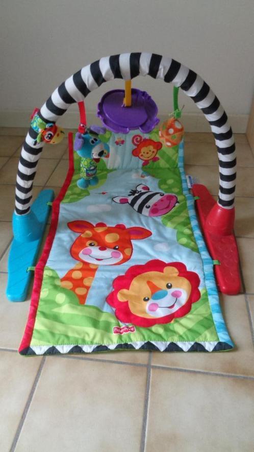 Speeltapijt met speelboog van fisher price, Kinderen en Baby's, Speelgoed | Fisher-Price, Zo goed als nieuw, Speelset, Ophalen