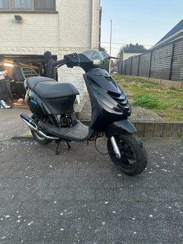 Piaggo zip 2takt 70 cc, Fietsen en Brommers, Ophalen, Zo goed als nieuw, Zip